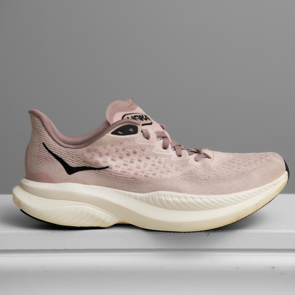 Hoka Mach 6 Pink Running Shoes Sz 8.5 GorpCore Athleisure Minimalist Sporty Gym